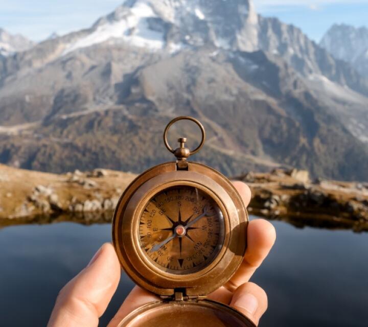 card compass traveler